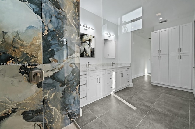 3324 NE 27, Naples, FL 34120 - bathroom with double vanity