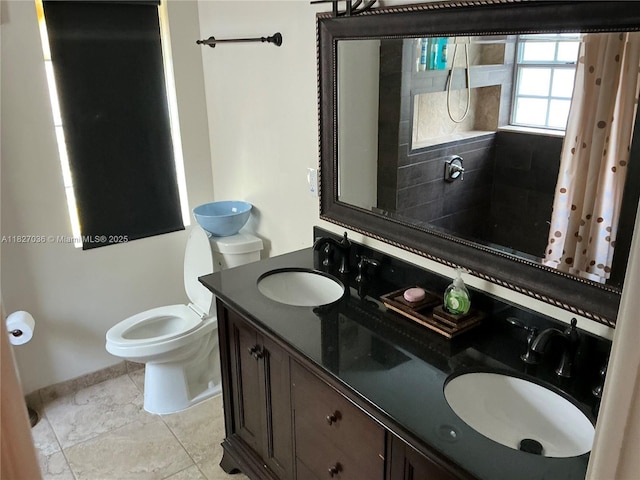 651 SW 176th Ave, Pembroke Pines, FL 33029 - full bathroom with double vanity and a shower with shower curtain