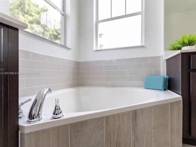 4923 NW 48th Ter, Tamarac, FL 33319 - full bath featuring a bath