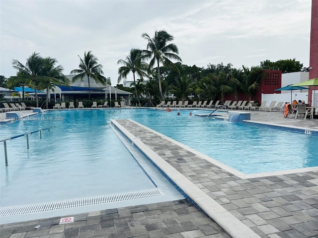 4025 Ellesmere B 4025, Deerfield Beach, FL 33442 - community pool with a patio area