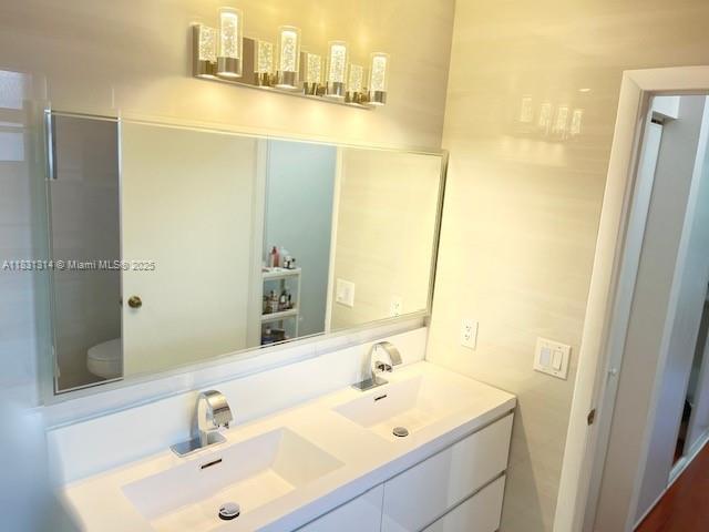 15271 NW 6th Ct, Pembroke Pines, FL 33028 - full bath with double vanity and toilet
