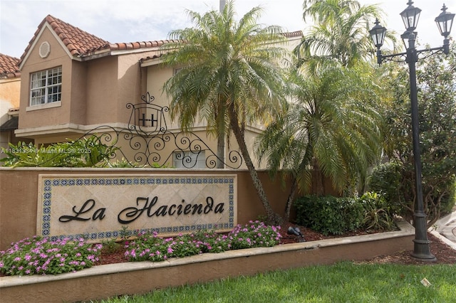 18328 NW 68th Ave Unit P, Hialeah, FL 33015 - view of community sign