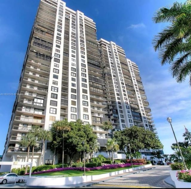2333 Brickell Ave Unit 901, Miami, FL 33129 - view of apartment building / complex