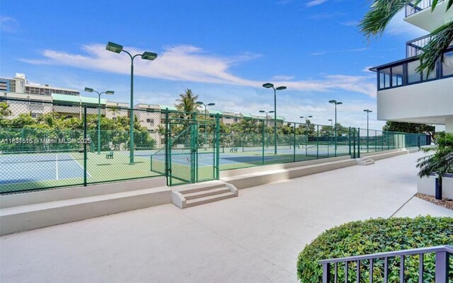 2333 Brickell Ave Unit 901, Miami, FL 33129 - view of property's community featuring a tennis court