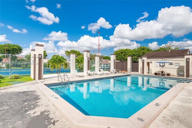 10114 NW 4th Ln Unit 3-12, Miami, FL 33172 - view of community pool