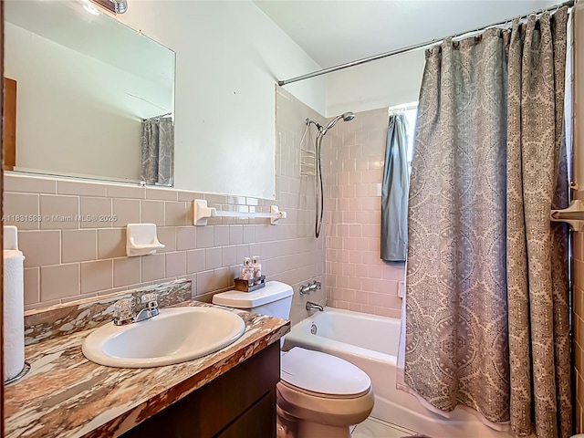 1206 E 27th St, Bradenton, FL 34208 - bathroom featuring shower / bath combo with shower curtain and vanity