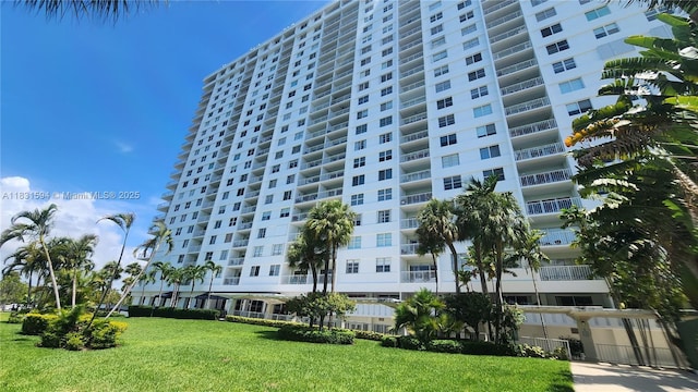 500 Bayview Dr Unit 1725, Sunny Isles Beach, FL 33160 - photo 2
