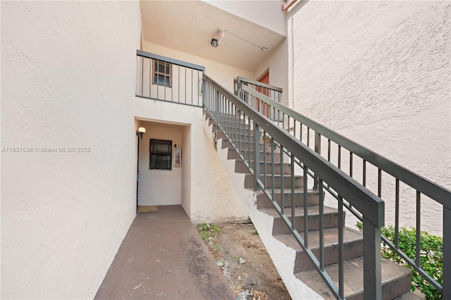 20905 NE 8th Ct Unit 101-36, Miami, FL 33179 - view of staircase