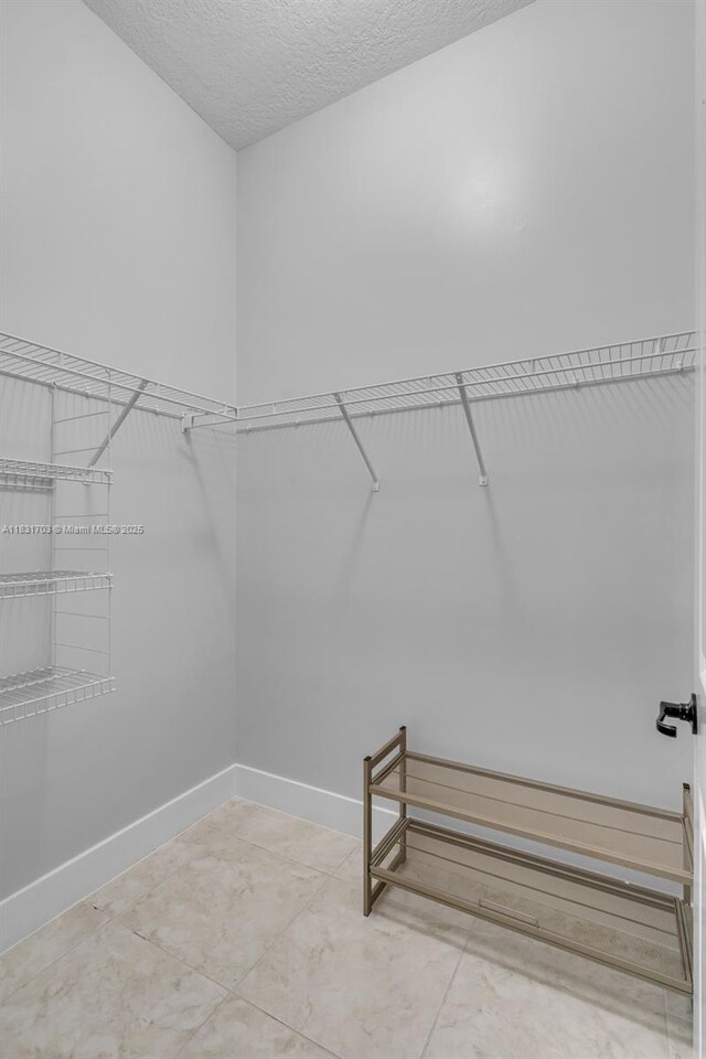 3274 W 96th Pl, Hialeah, FL 33018 - view of walk in closet