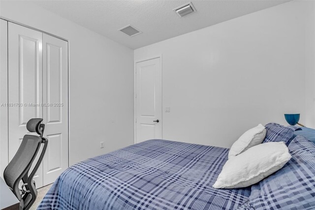 3274 W 96th Pl, Hialeah, FL 33018 - bedroom with light colored carpet
