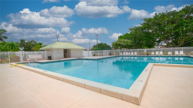 11101 SW 15th Mnr, Davie, FL 33324 - community pool with a patio
