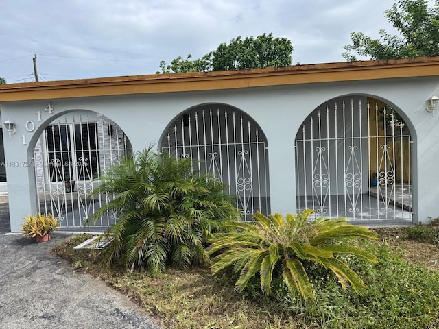 1014 W 68th St, Hialeah, FL 33014 - exterior space with stucco siding