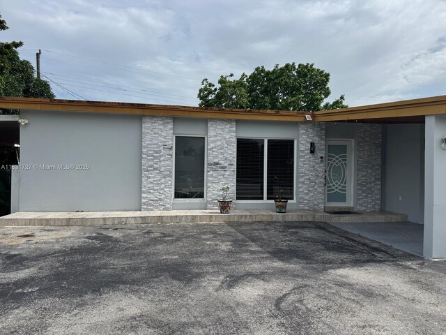 1014 W 68th St, Hialeah, FL 33014 - view of front of home