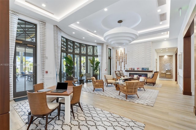 9369 Crestview Cir, Palm Beach Gardens, FL 33412 - community lobby featuring a towering ceiling and recessed lighting