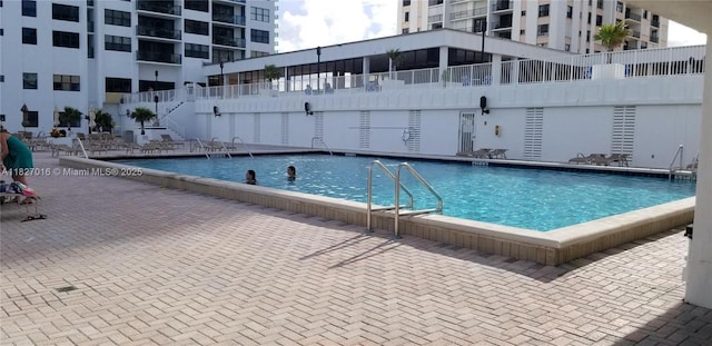 2101 S Ocean Dr Unit 2603, Hollywood, FL 33019 - view of community pool