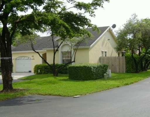 10016 NW 51st Ter, Doral, FL 33178 - photo 1