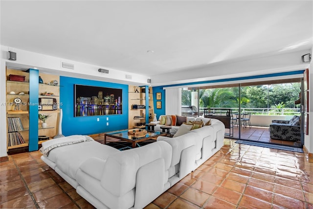 3520 Rockerman Rd, Miami, FL 33133 - view of living area