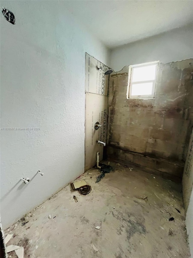 1344 W 10th St, Riviera Beach, FL 33404 - bathroom with a shower
