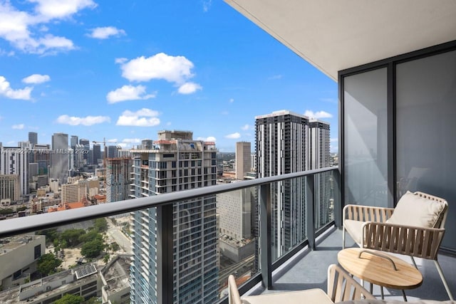 159 NE 6th St Unit 3512, Miami, FL 33132 - photo 5