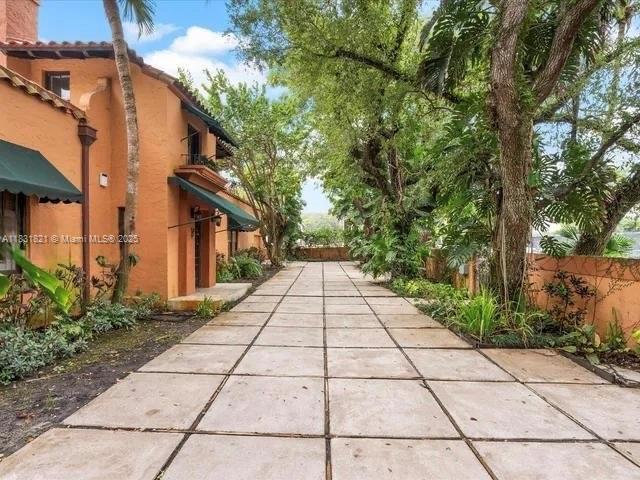 1006 S Greenway Dr, Coral Gables, FL 33134 - photo 18