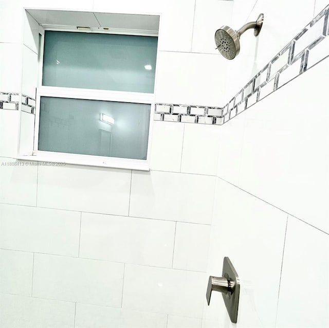 1013 SW Deauville Ave, Port St Lucie, FL 34953 - bathroom view of a tile shower