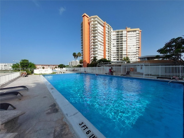 1351 NE Miami Gardens Dr Unit 513E, Miami, FL 33179 - view of community pool