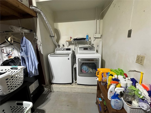 8821 SW 87th St, Miami, FL 33173 - laundry area with separate washer and dryer