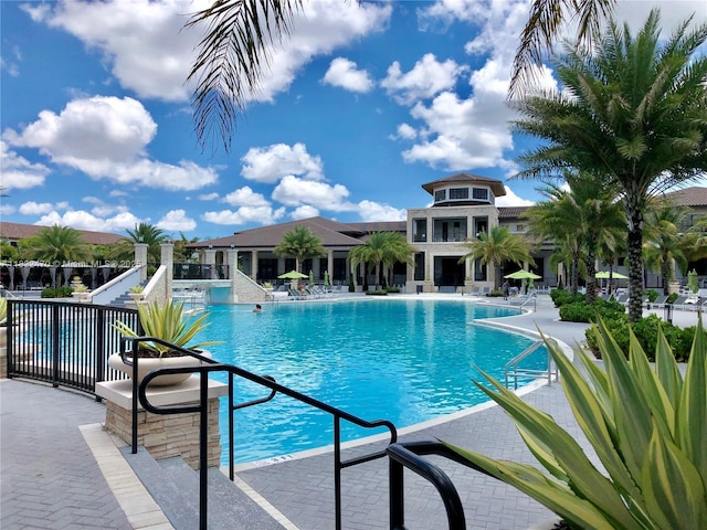 8031 NW 104th Ave Unit 21, Doral, FL 33178 - view of community pool