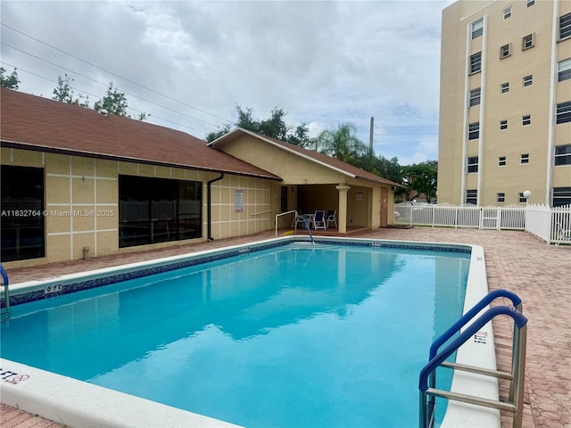 401 SE 3rd St Unit 405, Dania Beach, FL 33004 - view of community pool