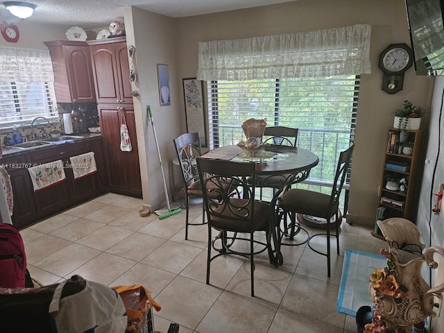 1521 W 42nd Pl Unit 18, Hialeah, FL 33012 - dining room with light tile patterned floors