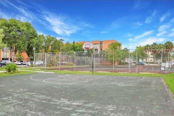 9410 W Flagler St Unit 101-1, Miami, FL 33174 - photo 40