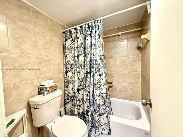 200 178th Dr Unit 409, Sunny Isles Beach, FL 33160 - full bath with shower / tub combo and tile walls