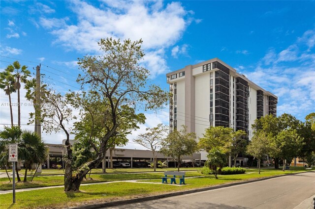 2500 NE 135th St Unit C711, North Miami, FL 33181 - view of building exterior