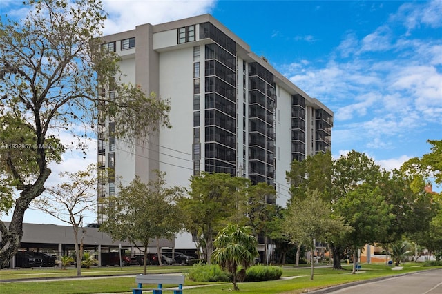 2500 NE 135th St Unit C711, North Miami, FL 33181 - view of apartment building / complex