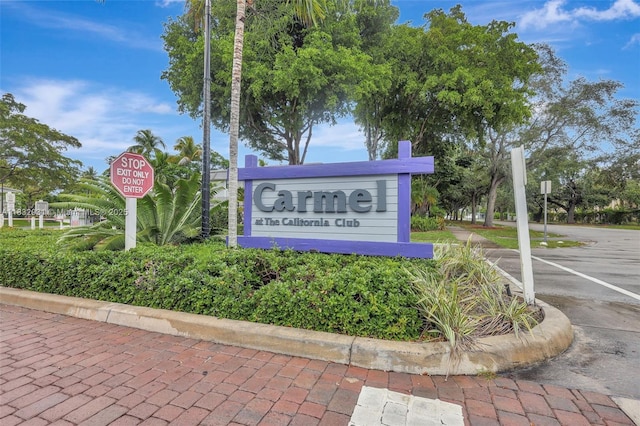 933 NE 199th St Unit 102, Miami, FL 33179 - photo 2