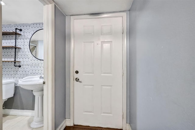 933 NE 199th St Unit 102, Miami, FL 33179 - photo 4