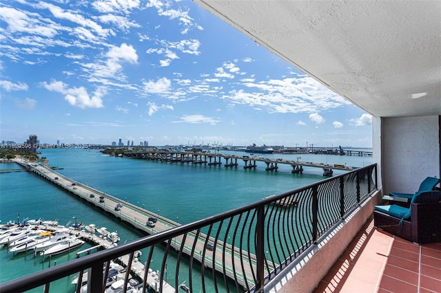 555 NE 15th St Unit 15B, Miami, FL 33132 - balcony featuring a water view and a city view