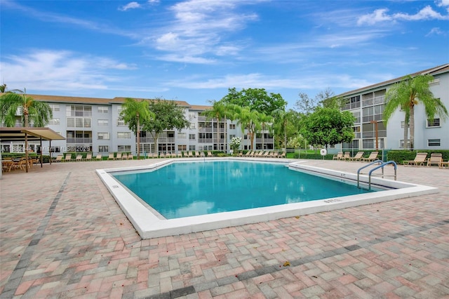 800 SW 125th Way Unit 405O, Pembroke Pines, FL 33027 - community pool with a patio area