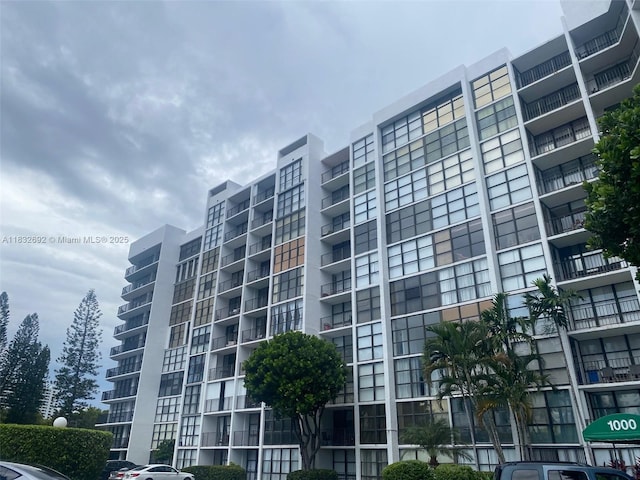 1000 Parkview Dr Unit 427, Hallandale Beach, FL 33009 - photo 2
