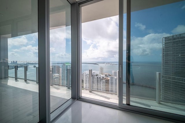 300 Biscayne Blvd Way Unit 4603, Miami, FL 33131 - spare room featuring a water view, expansive windows, and a view of city