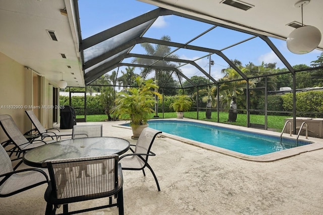 15471 SW 83rd Ave, Palmetto Bay, FL 33157 - outdoor pool with a patio area