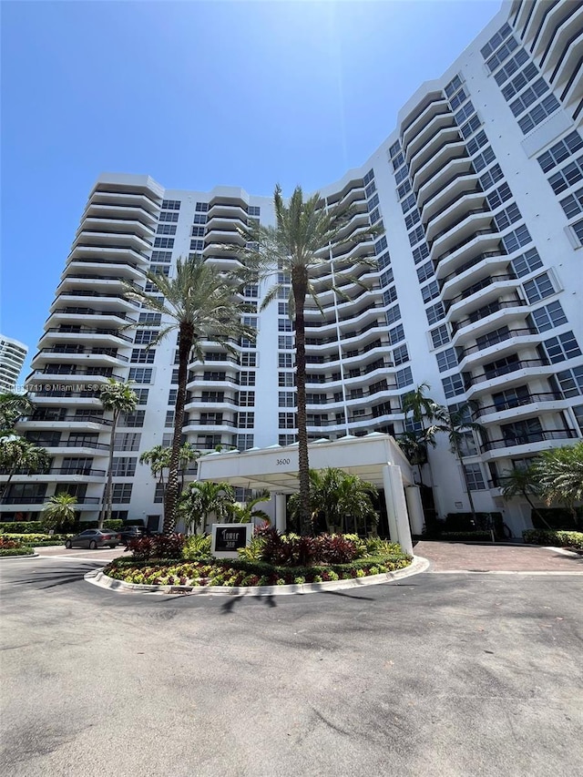 3600 NE Mystic Pointe Dr Unit 1010, Aventura, FL 33180 - view of apartment building / complex