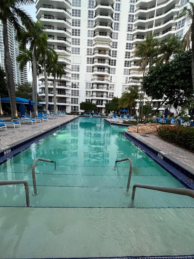 3600 NE Mystic Pointe Dr Unit 1010, Aventura, FL 33180 - view of community pool