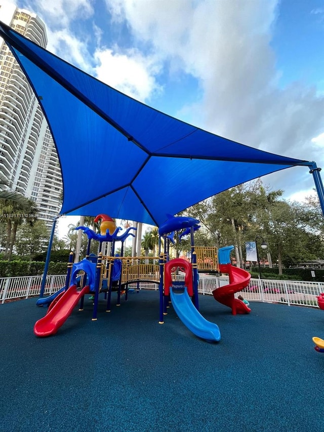 3600 NE Mystic Pointe Dr Unit 1010, Aventura, FL 33180 - view of community jungle gym