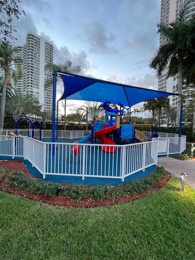 3600 NE Mystic Pointe Dr Unit 1010, Aventura, FL 33180 - view of community jungle gym