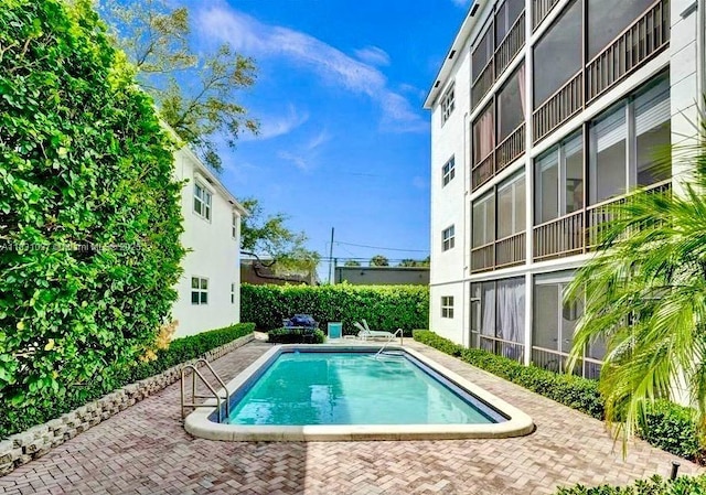 1212 SE 2nd Ct Unit 103, Fort Lauderdale, FL 33301 - community pool featuring a patio area