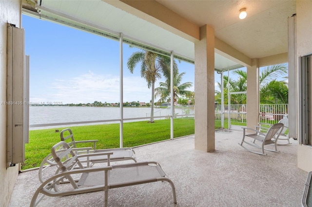 2373 NW 195th Ave, Pembroke Pines, FL 33029 - sunroom with a water view
