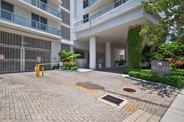 4250 Biscayne Blvd Unit 1206, Miami, FL 33137 - view of building exterior with uncovered parking