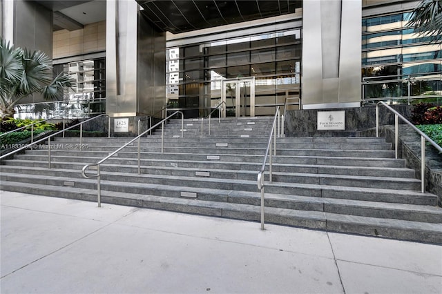 1425 Brickell Ave Unit 42E, Miami, FL 33131 - view of property's community featuring stairway