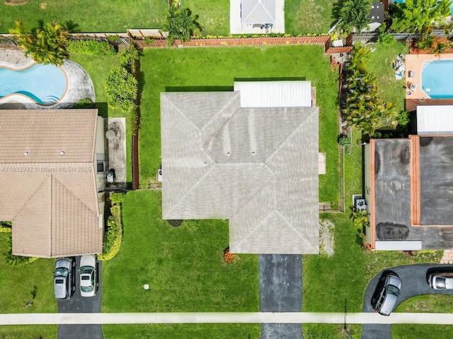 8107 NW 73rd Ter, Tamarac, FL 33321 - bird's eye view of a pool area
